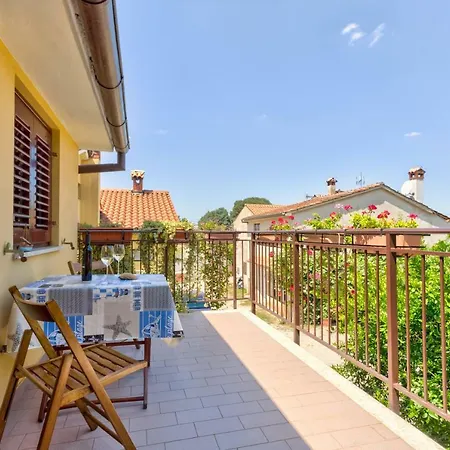 Apartments Redenta Tar-Vabriga Exterior photo