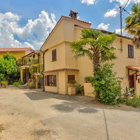 Apartments Redenta Tar-Vabriga Exterior photo